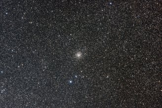 Messier 71 – Kugelsternhaufen im Sternbild Pfeil