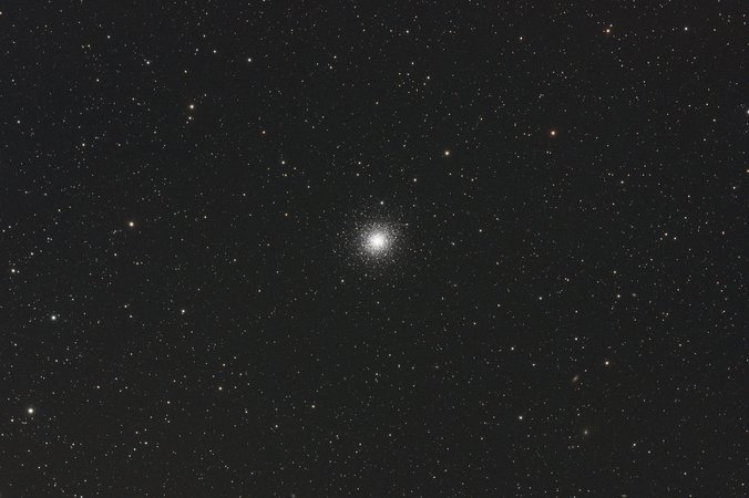 Messier 92 – Kugelsternhaufen im Sternbild Herkules