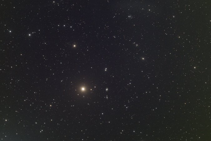 Messier 40 – Winnecke 4, Doppelstern im Sternbild Großer Bär