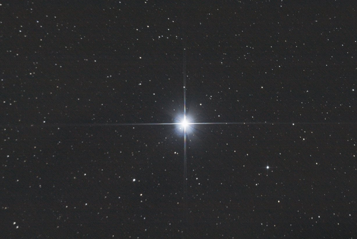 Vega – hellster Stern im Sternbild Leier